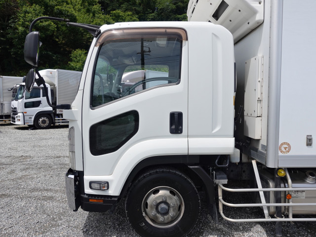Isuzu forward 6studs large Freezer box_body SKG-FSR90T2(109474) 16枚目