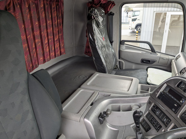 UDトラックス（日産） クオン 大型 平ボディ QKG-CW5ZL(109174) 27枚目