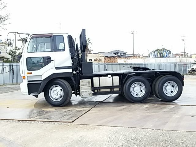 UDトラックス（日産） ビッグサム 大型 トラクタ KL-CW632GHT(8803) 5枚目