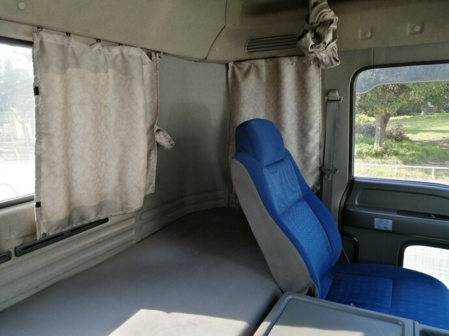 いすゞ ギガ 大型 トラクタ PDG-EXD52D8(4140) 46枚目