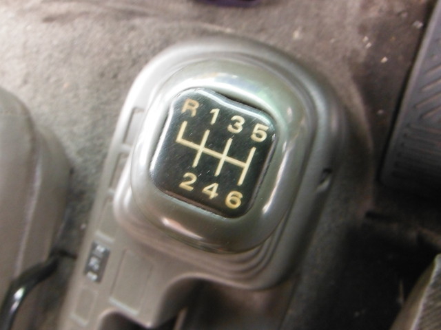 UDトラックス（日産） コンドル 中型 セルフローダー U-MK210HN(1693) 11枚目