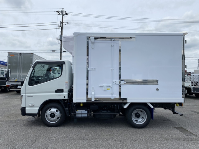 三菱ふそう キャンター 小型 冷蔵冷凍バン 2RG-FBAV0(111079) 4枚目