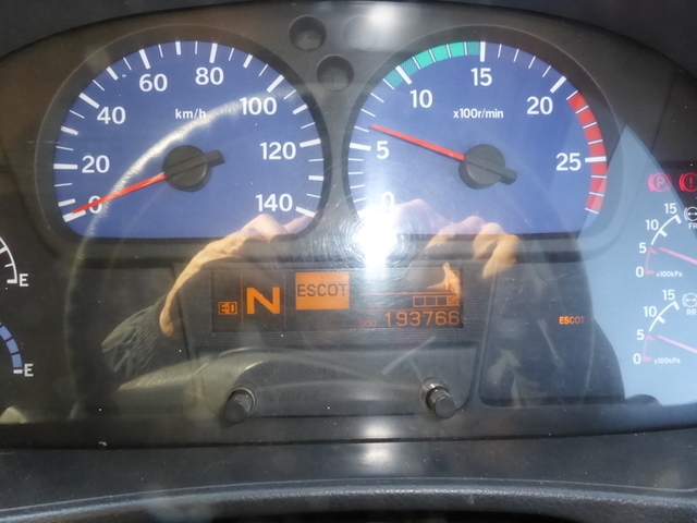 UDトラックス（日産） クオン 大型 平ボディ QKG-CD5ZL(2830) 22枚目