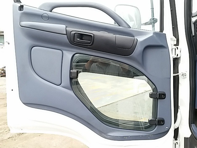 日野 レンジャー 中型 コンテナ専用車 BDG-GC7JEWA(8224) 12枚目