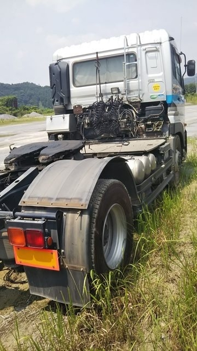 UDトラックス（日産） クオン 大型 トラクタ PKG-GK4XAD(3570) 6枚目