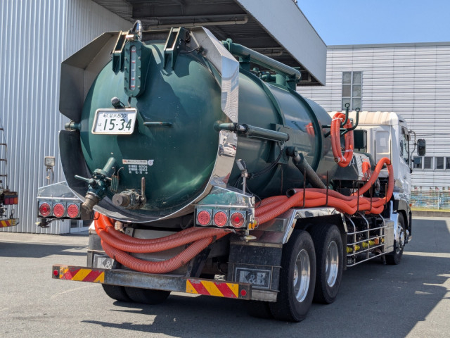 UDトラックス（日産） クオン 大型 バキュームカー/糞尿車 QKG-CD5YL(109893) 4枚目