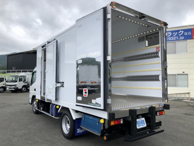 Mitsubishi Fuso canter Small Freezer box_body 2RG-FEAV0(107652) 11枚目