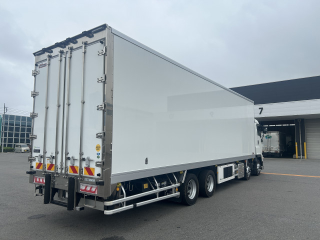 いすゞ ギガ 大型 冷蔵冷凍バン 2PG-CYJ77C(109421) 8枚目