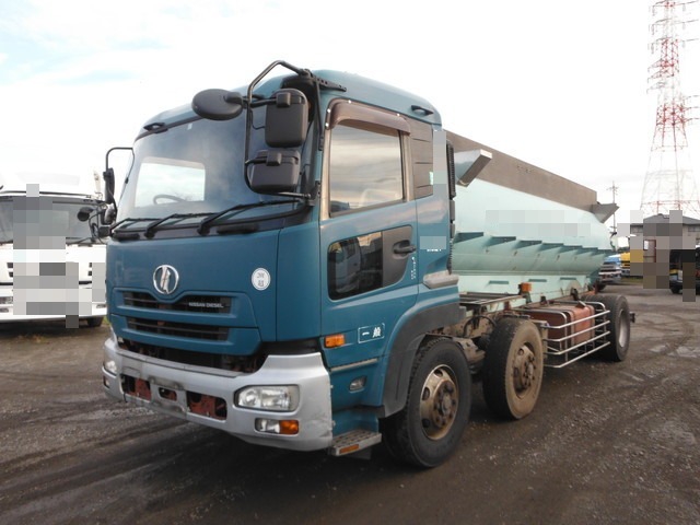 Nissan UD quon Large Tank truck ADG-CV2YL(2636) 2枚目