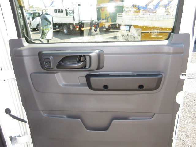 日産自動車 アトラス 小型 Wキャブ 3DF-AHR87AF(105870) 26枚目