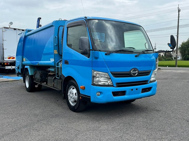 日野 デュトロ 小型 塵芥車（プレス式） TKG-XZU710M(111701) 4枚目