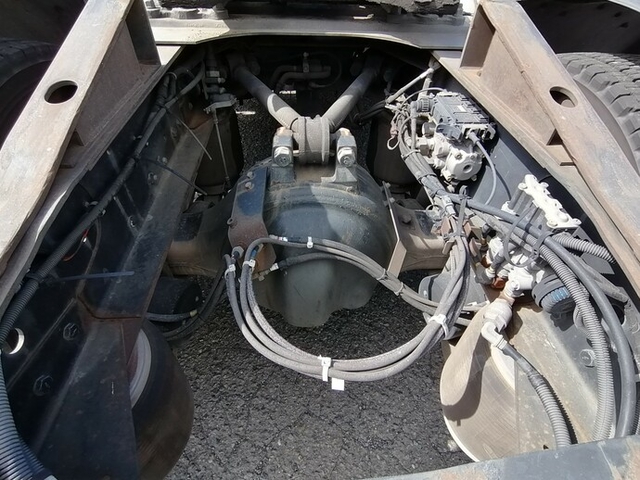 UDトラックス（日産） クオン 大型 トラクタ AKG-GK4XAB(5651) 9枚目
