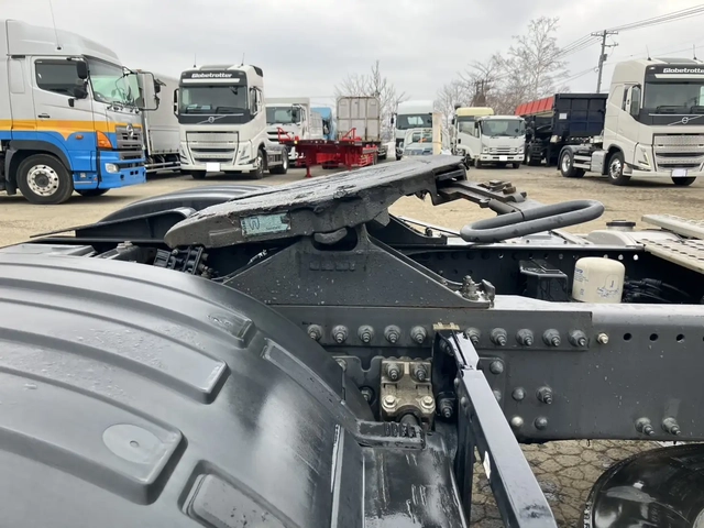 ボルボ 大型 トラクタ 2KG-4K2TEA1(106911) 20枚目