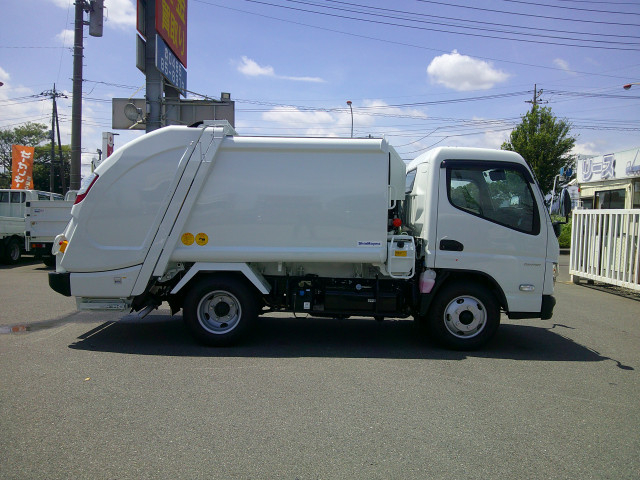 三菱ふそう キャンター 小型 塵芥車（プレス式） 2RG-FEAVO(108489) 4枚目