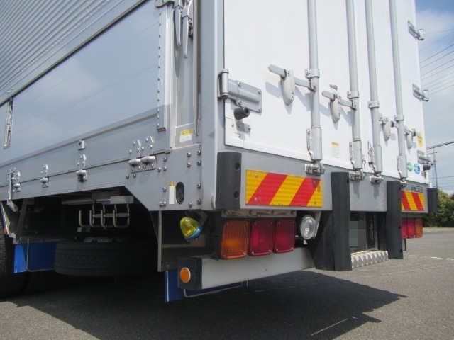 UDトラックス（日産） クオン 大型 ウィング QKG-CG5ZA(7962) 39枚目