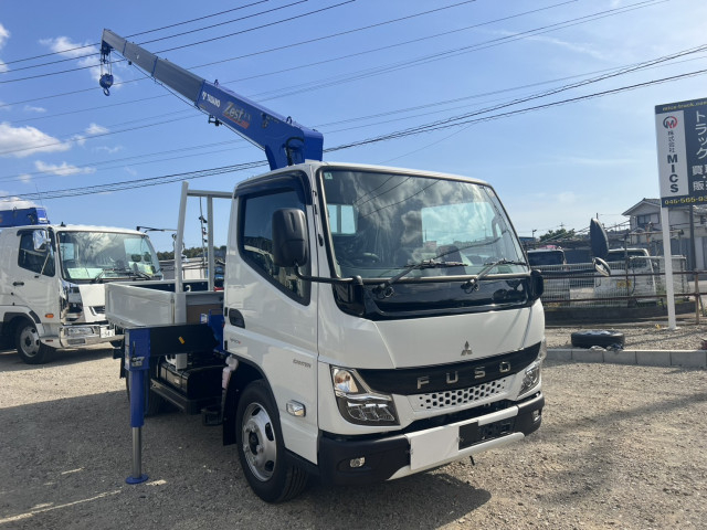 三菱ふそう キャンター 小型 平ボディ（クレーン付） 2RG-FEAV0(107075) 2枚目