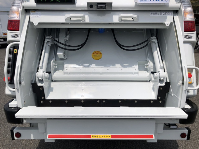 三菱ふそう キャンター 小型 塵芥車（プレス式） 2RG-FEAV0(108252) 13枚目