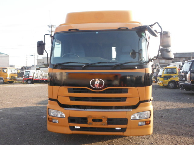Nissan UD big_thumb Large Tractor ADG-GK4XAB(1221) 1枚目