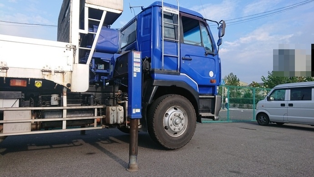UDトラックス（日産） ビッグサム 大型 平ボディ（クレーン付） KC-CD53BTF(3414) 39枚目