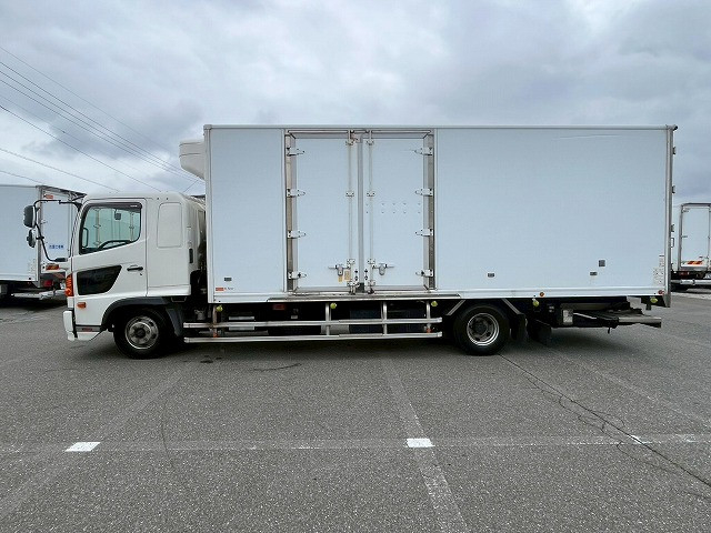日野 レンジャー 中型 冷蔵冷凍バン TKG-FD7JLAG(109390) 9枚目