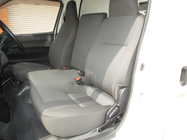Toyota hiace Small Freezer box_body CBF-TRH200V(92118) 12枚目