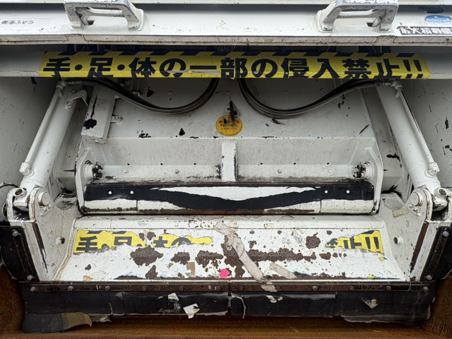 三菱ふそう ファイター 増トン 塵芥車（プレス式） QKG-FK72FZ(112467) 10枚目
