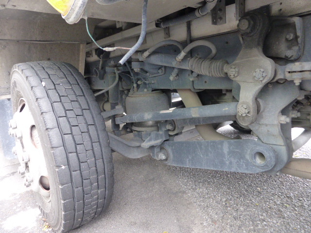 UDトラックス（日産） クオン 大型 ウィング KL-CG48R(3042) 10枚目