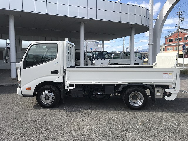 トヨタ トヨエース 小型 平ボディ TPG-XZC605(113667) 7枚目