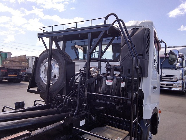 UDトラックス（日産） コンドル 中型 コンテナ専用車 SKG-MK38L(12598) 17枚目