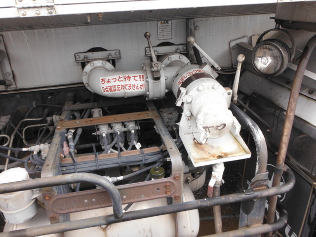 UDトラックス（日産） ビッグサム 大型 タンクローリー KL-CV27YNH(1081) 9枚目