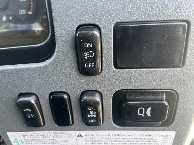 三菱ふそう ファイター 増トン 平ボディ（クレーン付） QKG-FK65FZ(113670) 31枚目