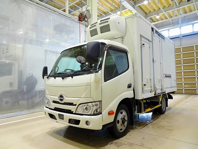 日野 デュトロ 小型 冷蔵冷凍バン 2RG-XZC645M(103765) 1枚目