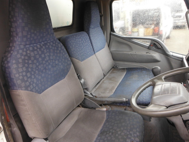 三菱ふそう キャンター 小型 バン KK-FE72EEV(1368) 18枚目