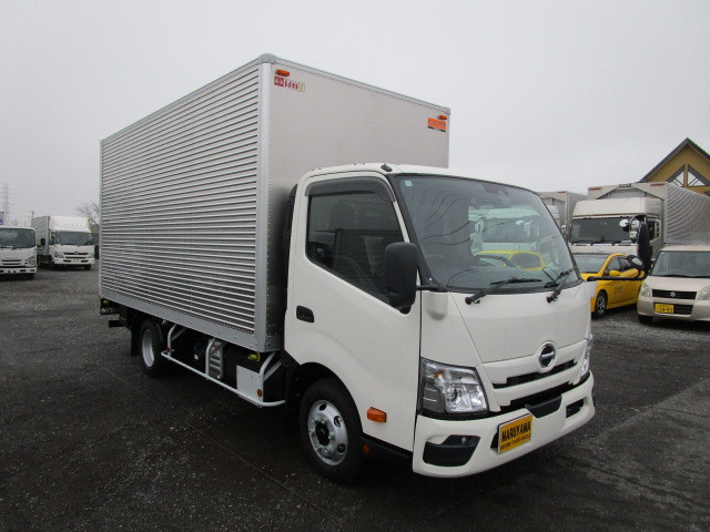 日野 デュトロ 小型 バン 2WG-XZU713N(112379) 2枚目