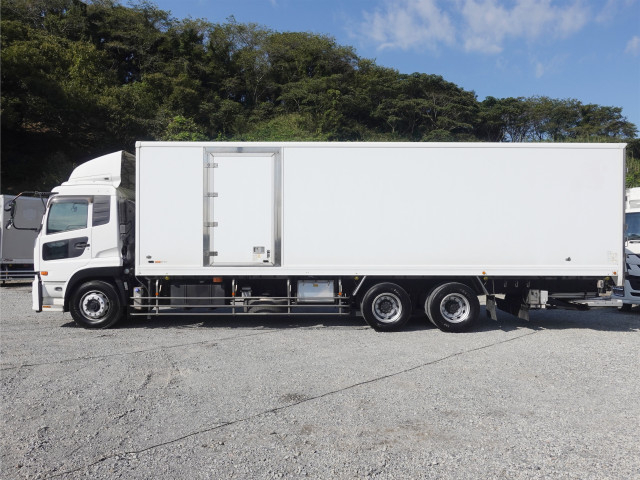 UDトラックス（日産） クオン 大型 冷蔵冷凍バン QPG-CD5ZA(112957) 8枚目