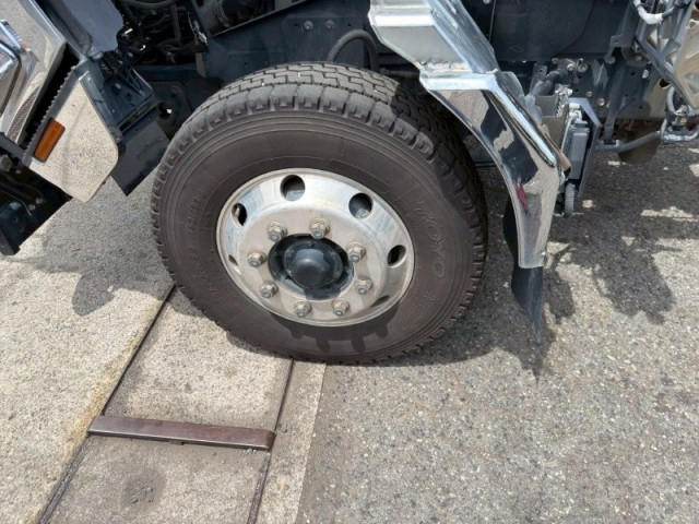 UDトラックス（日産） コンドル 増トン キャブ付きシャーシ 2RG-BTR90V2(109501) 12枚目