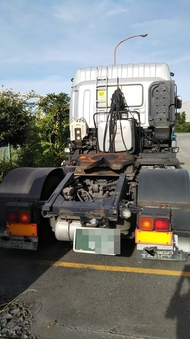 いすゞ ギガ 大型 トラクタ KL-EXD52D3(3588) 3枚目