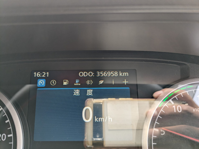 UDトラックス（日産） クオン 大型 ウィング 2PG-CG5CA(109848) 14枚目