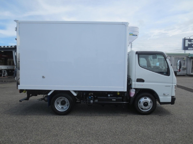 三菱ふそう キャンター 小型 冷蔵冷凍バン 2RG-FBAV0(107639) 8枚目