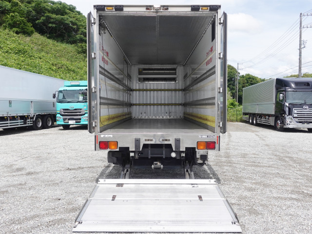 Isuzu forward 6studs large Freezer box_body SKG-FSR90T2(109474) 17枚目