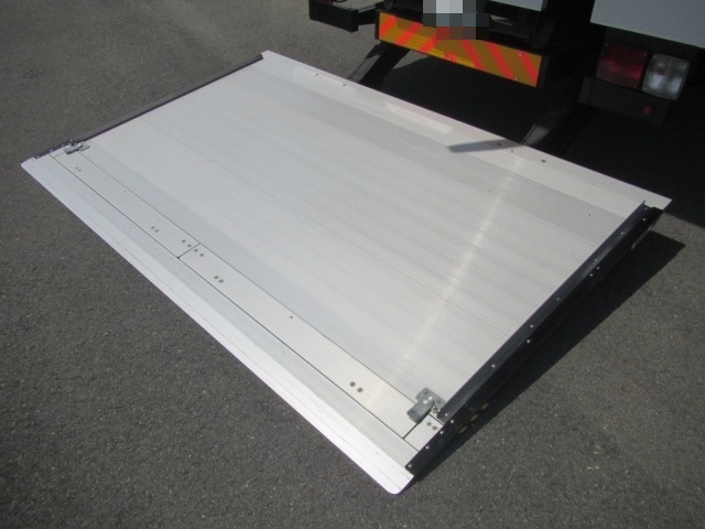 日野 レンジャー 中型 ウィング 2PG-FD2ABG(6997) 9枚目