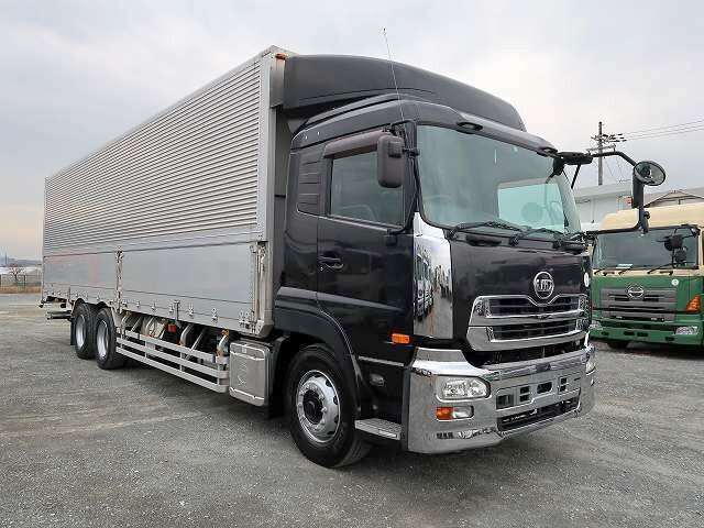 UDトラックス（日産） クオン 大型 ウィング QKG-CD5ZA(38807) 2枚目