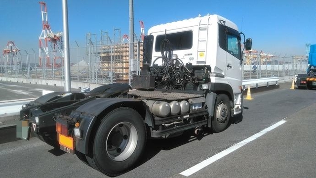 UDトラックス（日産） ビッグサム 大型 トラクタ ADG-GK4XAB(2705) 4枚目