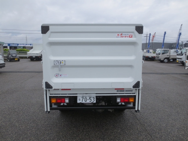 三菱ふそう キャンター 小型 平ボディ 2RG-FBAV0(104709) 7枚目