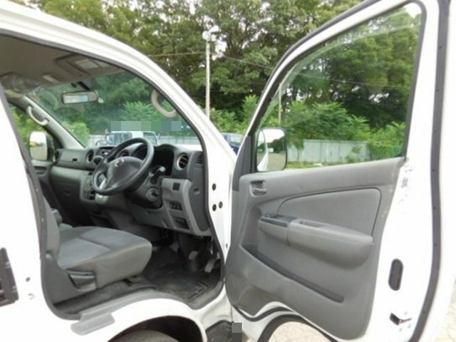 日産自動車 キャラバン 小型 バン LDF-VW6E26(6653) 9枚目