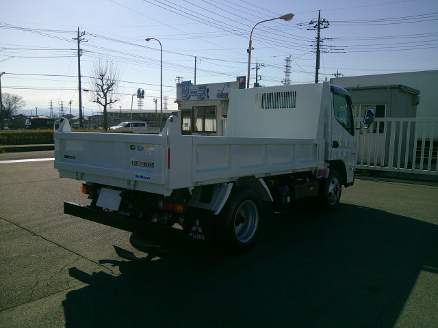 三菱ふそう キャンター 小型 土砂ダンプ 2RG-FBA60(102483) 6枚目