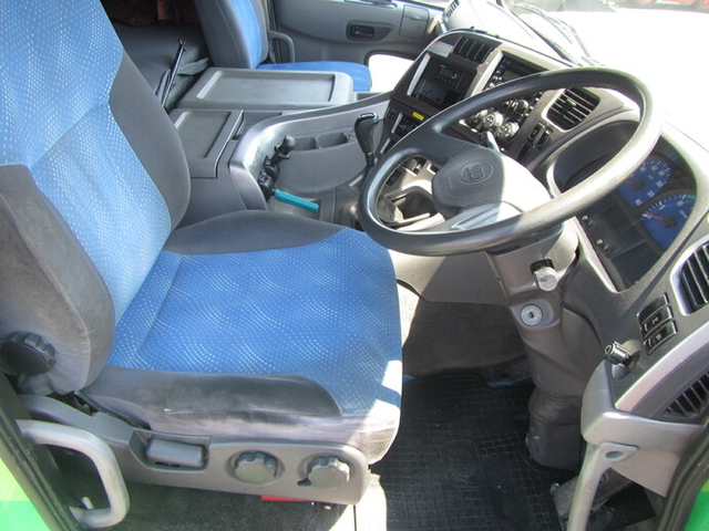 UDトラックス（日産） クオン 大型 粉粒体運搬車 ADG-CW4YL(9668) 30枚目