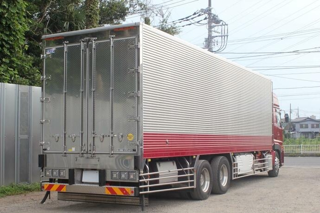 UDトラックス（日産） クオン 大型 冷蔵冷凍バン QPG-CD5ZA(12339) 3枚目