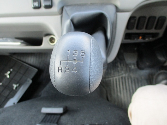 三菱ふそう キャンター 小型 冷蔵冷凍バン 2PG-FBAV0(9563) 19枚目