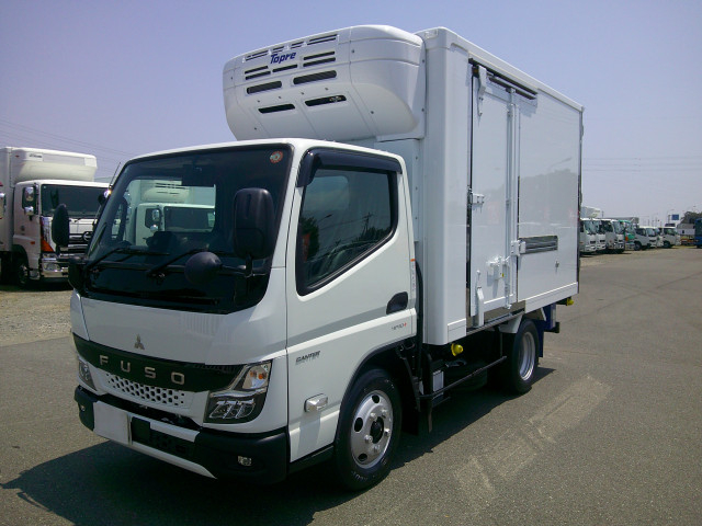 三菱ふそう キャンター 小型 冷蔵冷凍バン 2RG-FBAVO(108474) 1枚目